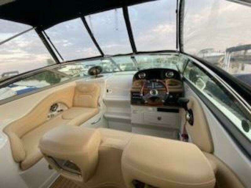 26ft Crownline Yacht For Sale
