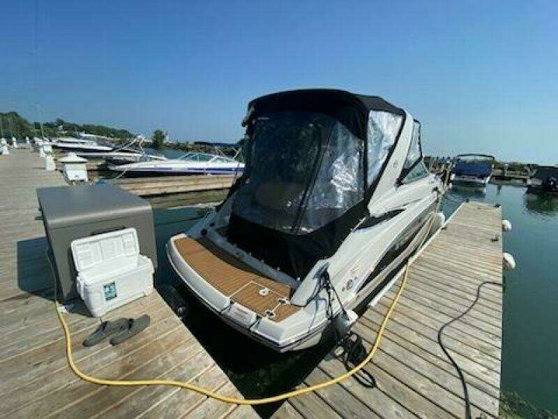 26ft Crownline Yacht For Sale