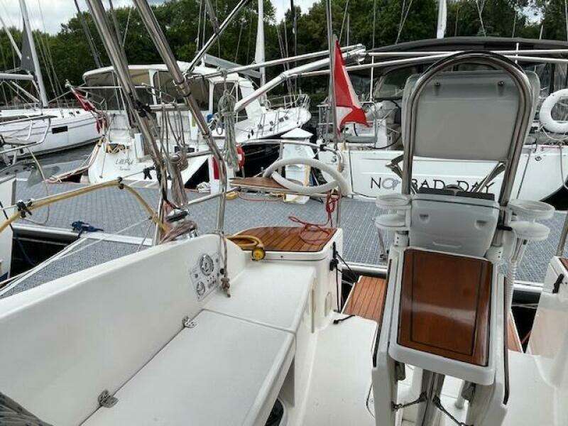 Pure Delight 33ft Hunter Yacht For Sale
