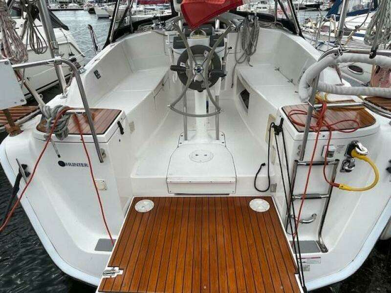Pure Delight 33ft Hunter Yacht For Sale