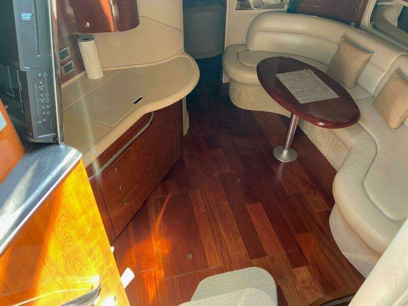 38ft Sea Ray Yacht For Sale