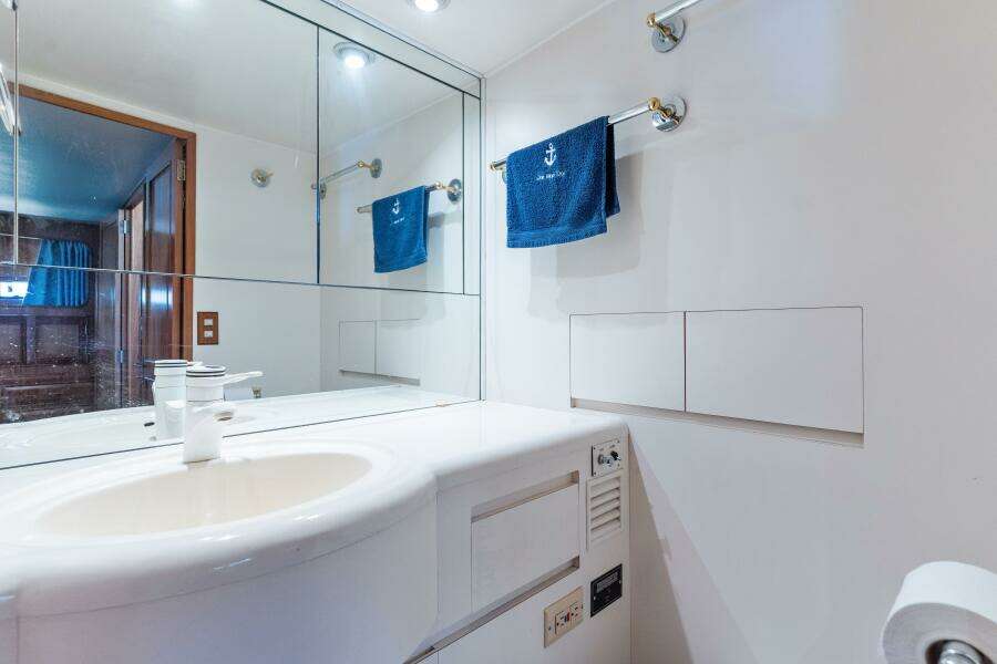 One Moor Day 44ft Ocean Alexander Yacht For Sale