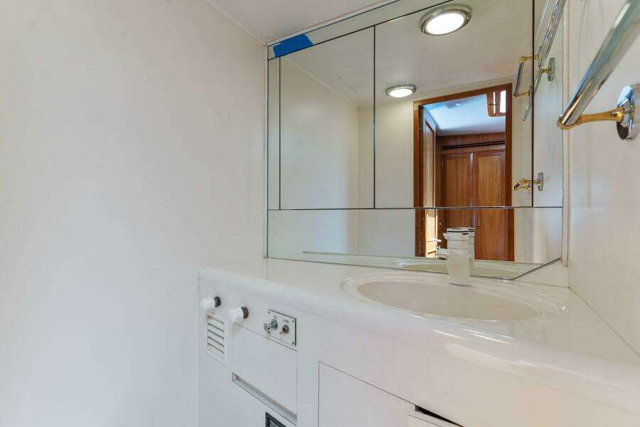 One Moor Day 44ft Ocean Alexander Yacht For Sale