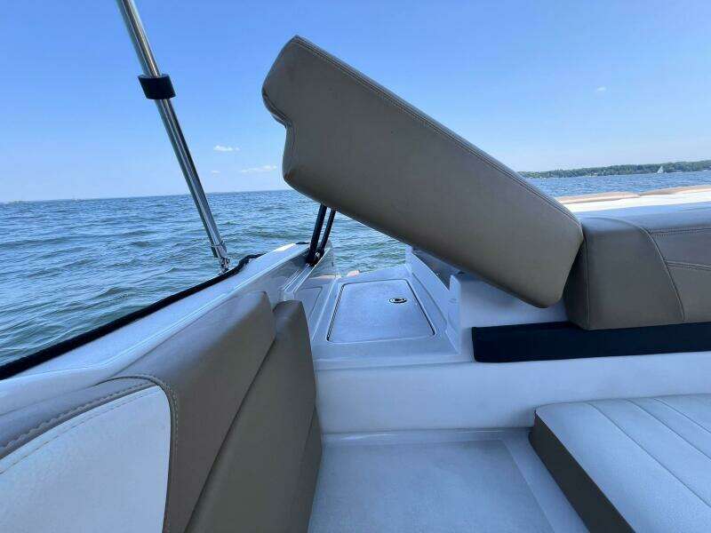 21ft Four Winns Yacht For Sale