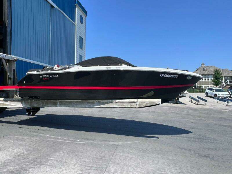 21ft Four Winns Yacht For Sale