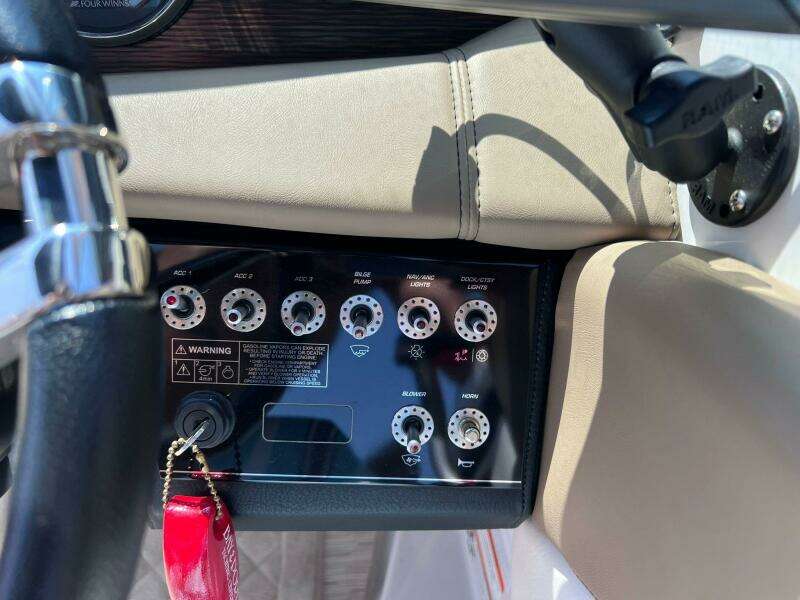 21ft Four Winns Yacht For Sale