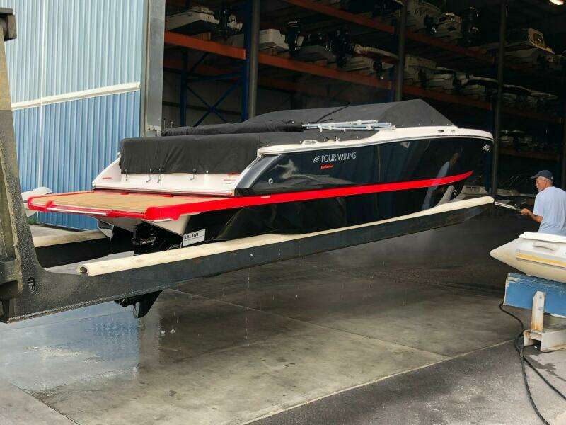 21ft Four Winns Yacht For Sale