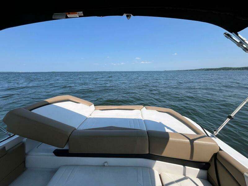 21ft Four Winns Yacht For Sale
