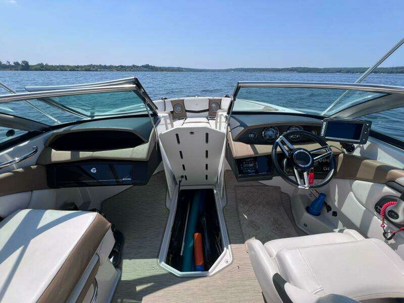 21ft Four Winns Yacht For Sale