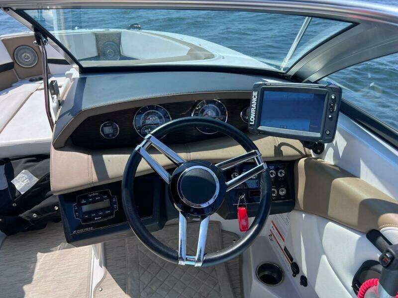 21ft Four Winns Yacht For Sale