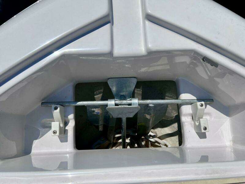 21ft Four Winns Yacht For Sale