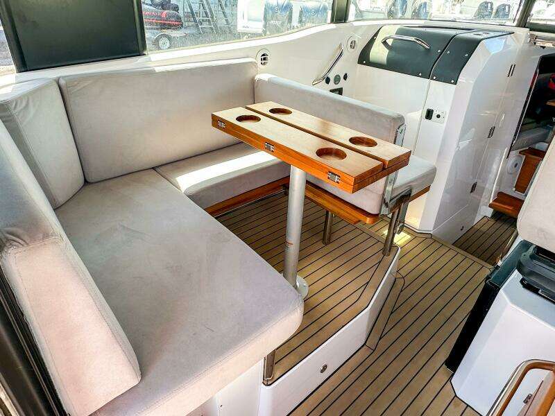 30ft XO Boats Yacht For Sale