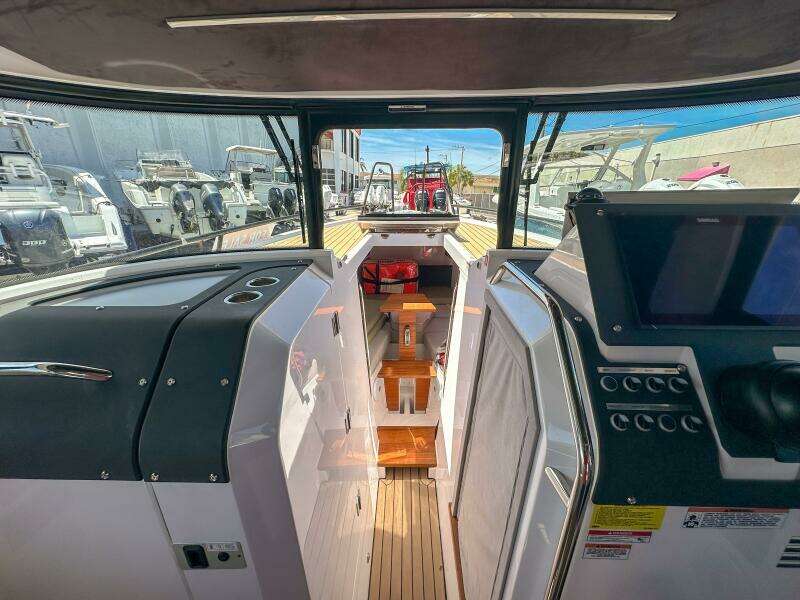 30ft XO Boats Yacht For Sale