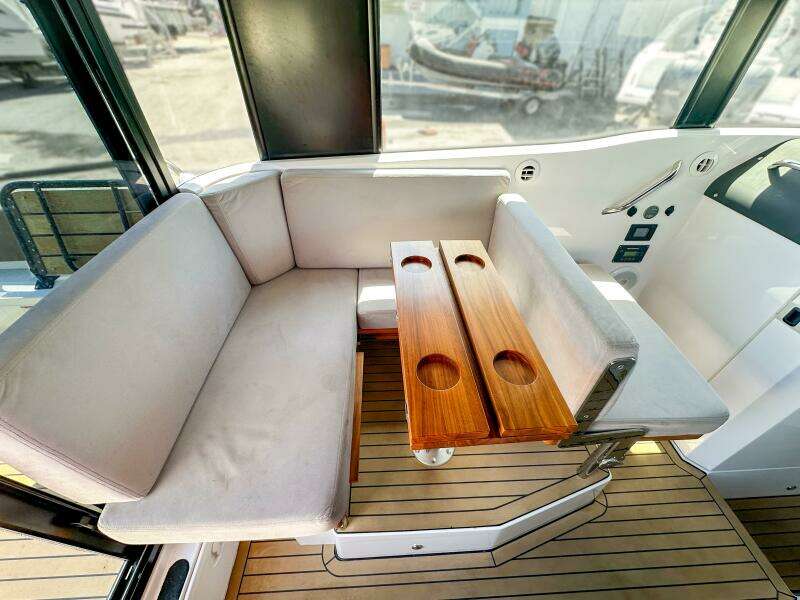 30ft XO Boats Yacht For Sale