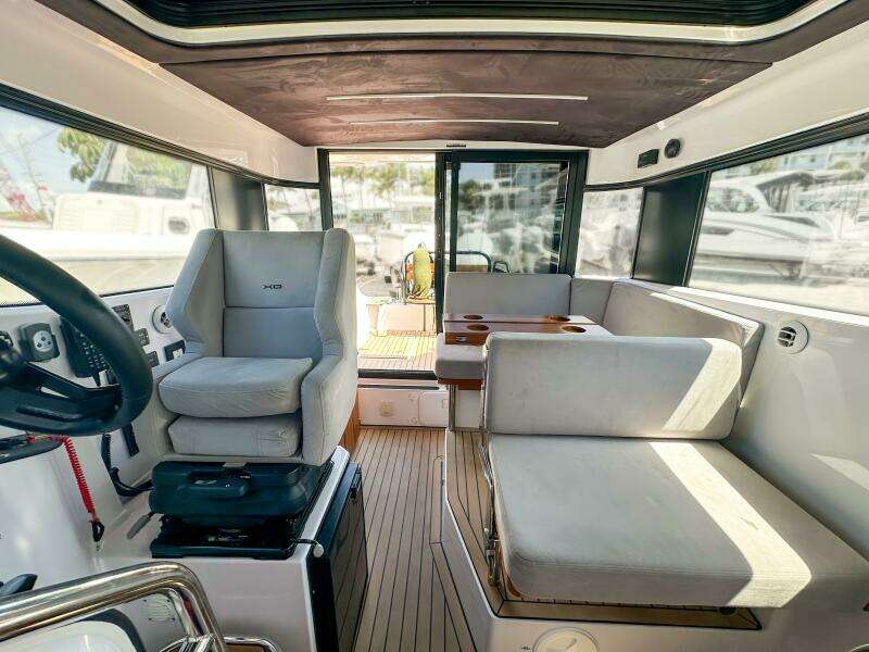 30ft XO Boats Yacht For Sale