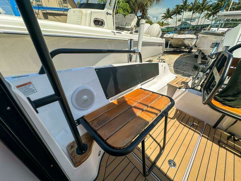 30ft XO Boats Yacht For Sale