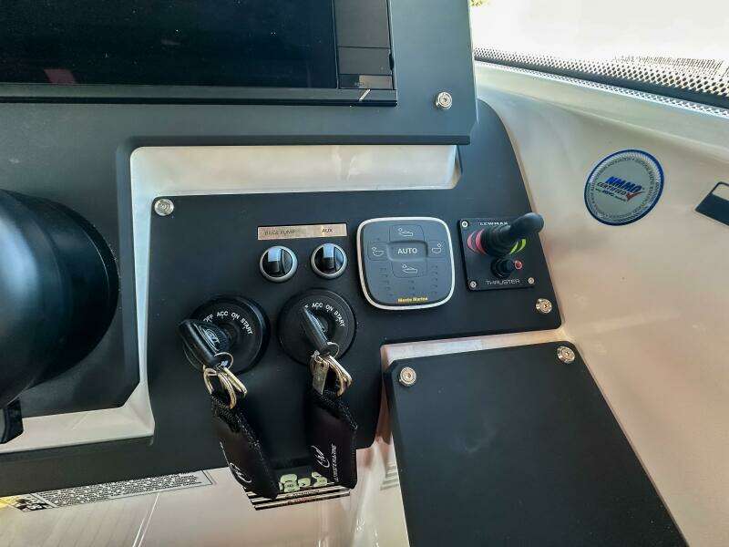 30ft XO Boats Yacht For Sale