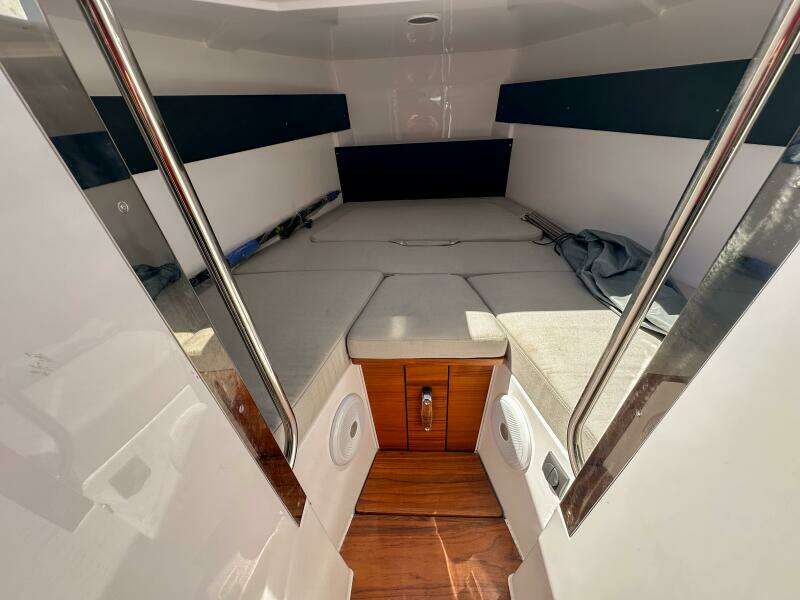 30ft XO Boats Yacht For Sale