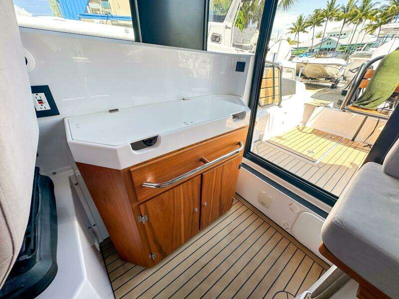 30ft XO Boats Yacht For Sale