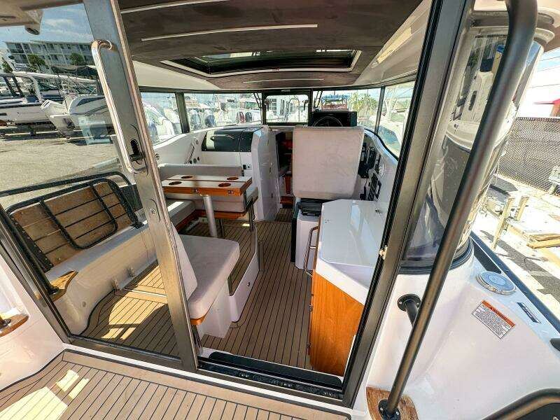 30ft XO Boats Yacht For Sale