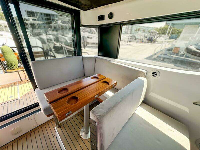 30ft XO Boats Yacht For Sale