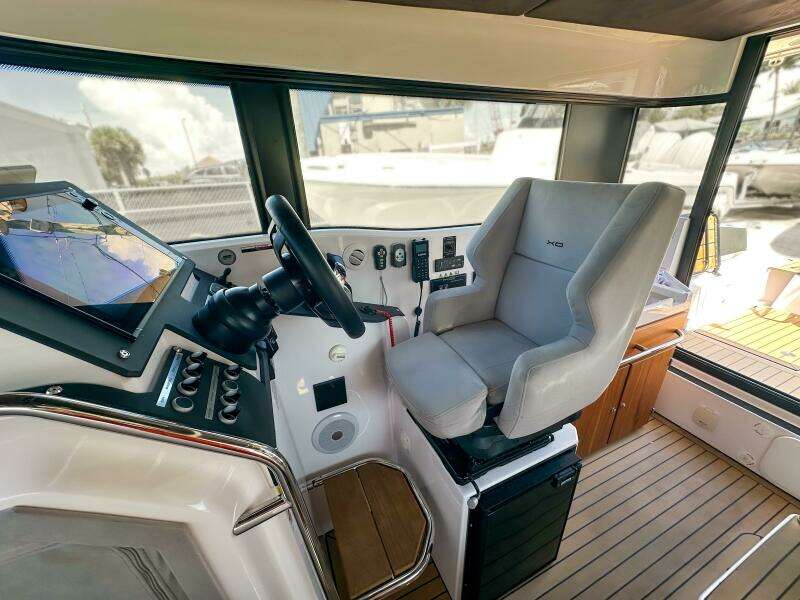 30ft XO Boats Yacht For Sale