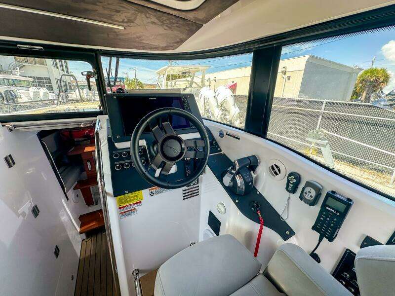 30ft XO Boats Yacht For Sale