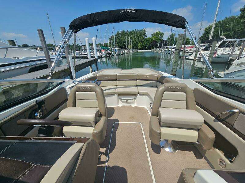 25ft Sea Ray Yacht For Sale