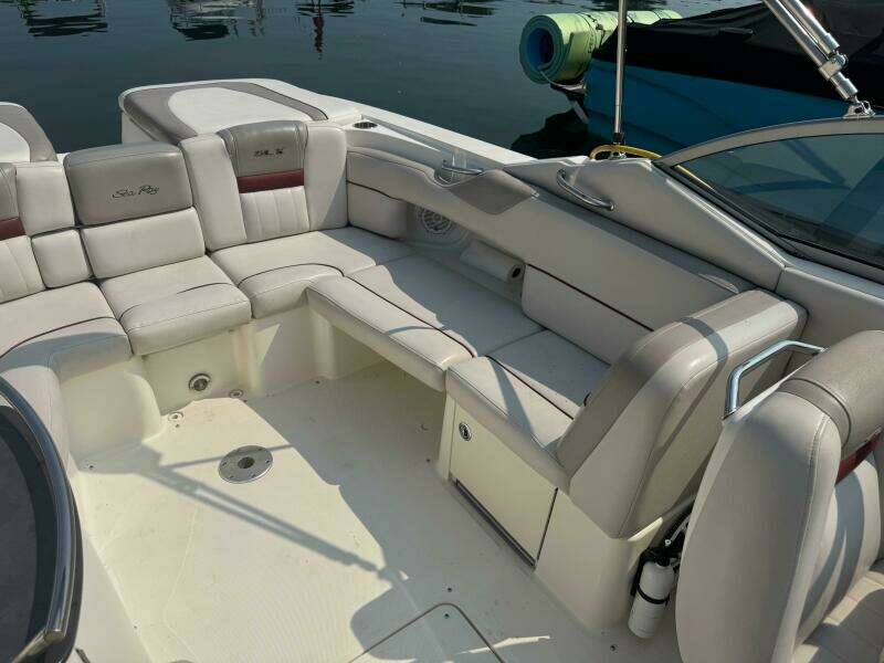 27ft Sea Ray Yacht For Sale
