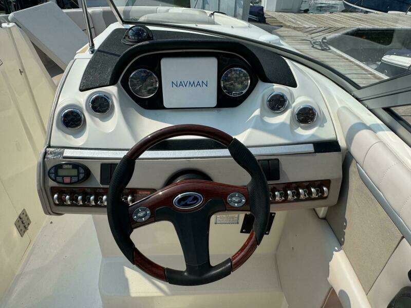 27ft Sea Ray Yacht For Sale