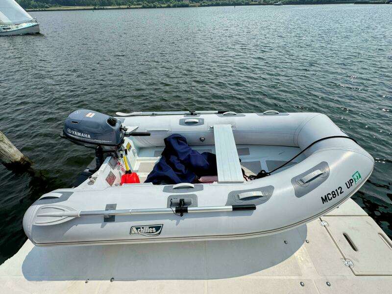 54ft Cruisers Yachts Yacht For Sale