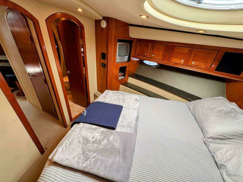 54ft Cruisers Yachts Yacht For Sale