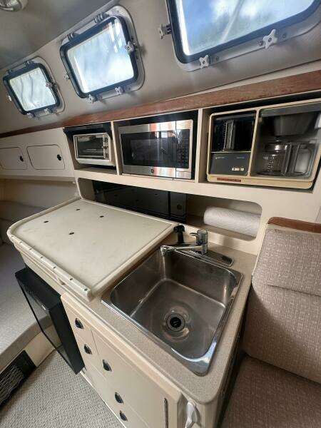 Low Country 31ft Albin Yacht For Sale