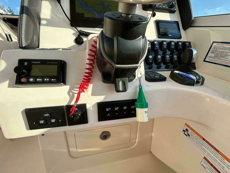 27ft Grady White Yacht For Sale