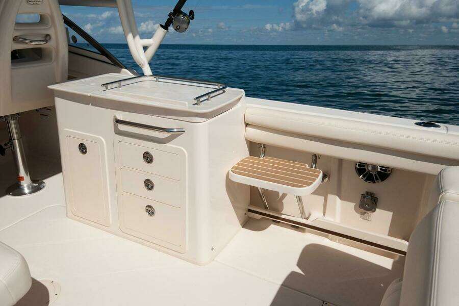 27ft Grady White Yacht For Sale