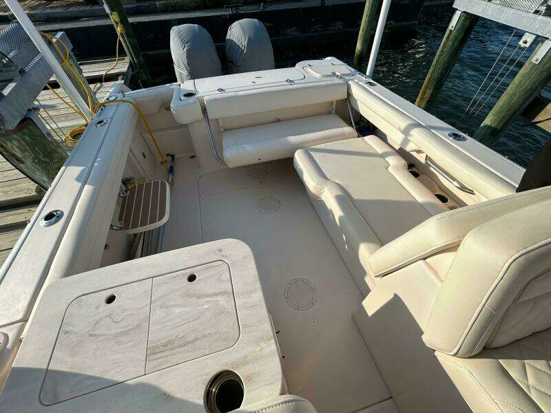 27ft Grady White Yacht For Sale