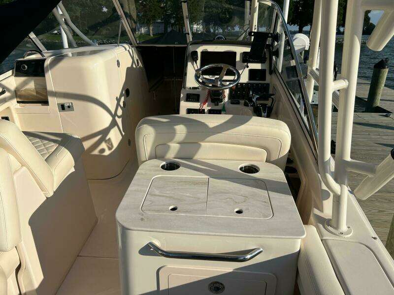 27ft Grady White Yacht For Sale