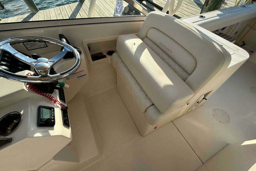 27ft Grady White Yacht For Sale