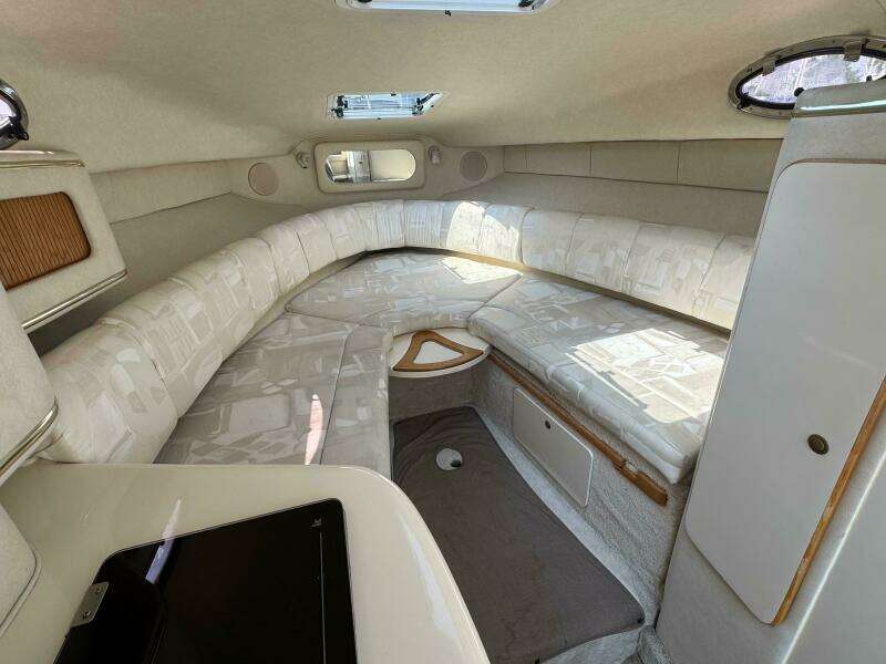 27ft Sea Ray Yacht For Sale