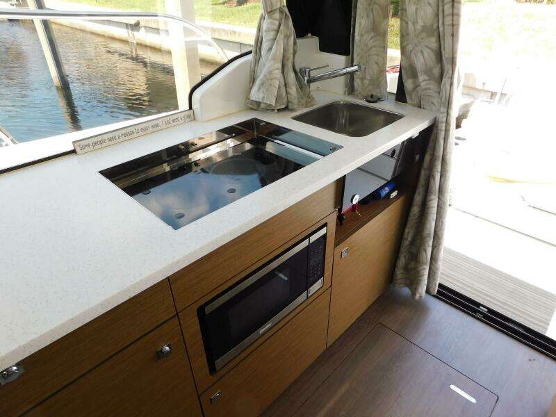 34ft Jeanneau Yacht For Sale