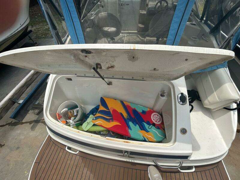 24ft Maxum Yacht For Sale