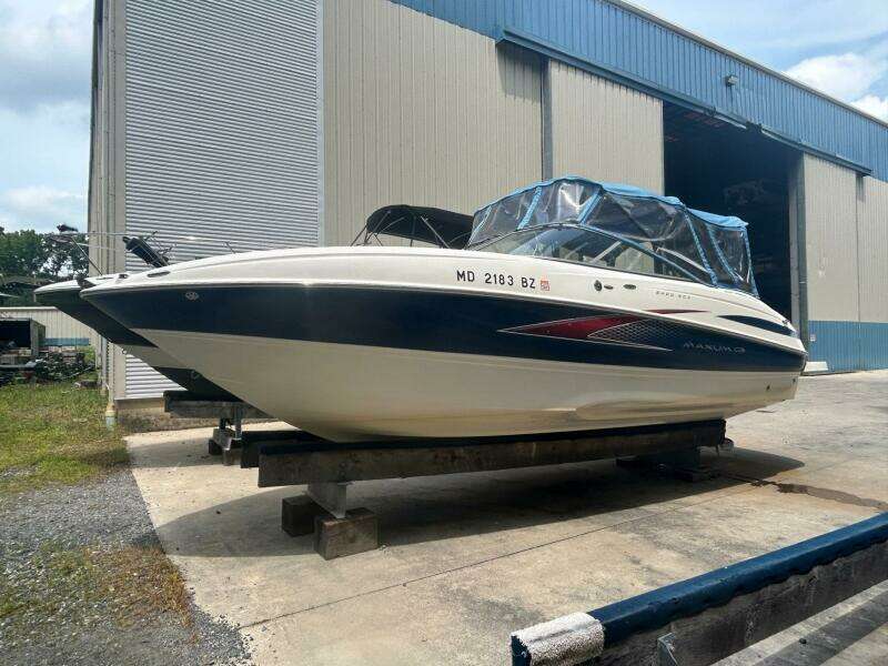 24ft Maxum Yacht For Sale