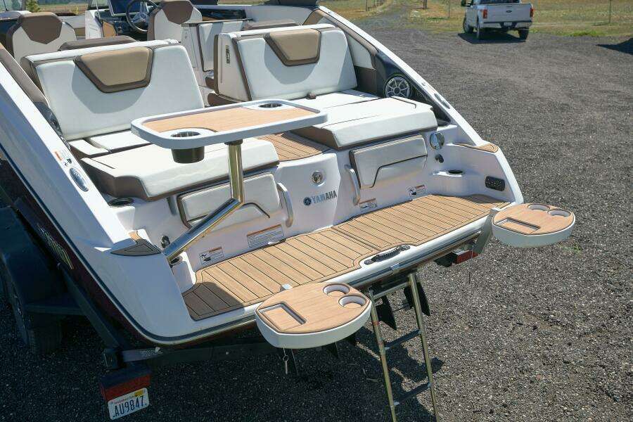 25ft Yamaha Boats Yacht For Sale
