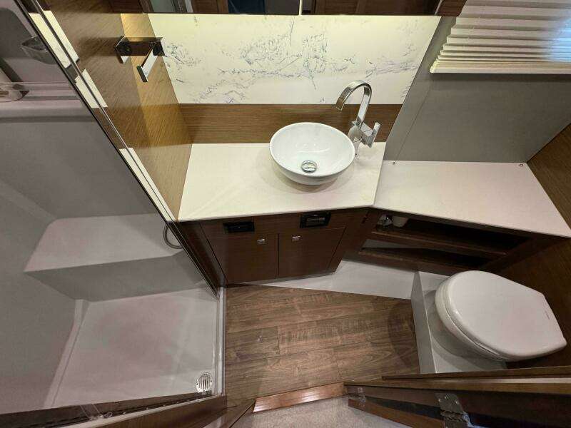 46ft Cruisers Yachts Yacht For Sale