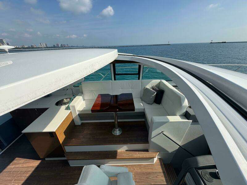 46ft Cruisers Yachts Yacht For Sale