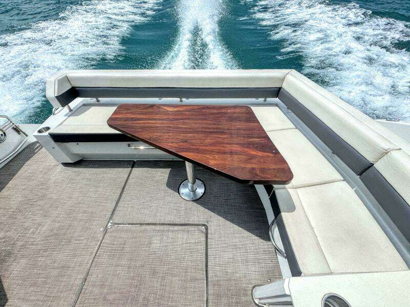 46ft Cruisers Yachts Yacht For Sale