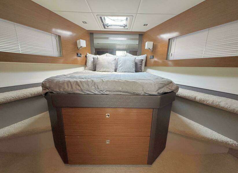 46ft Cruisers Yachts Yacht For Sale