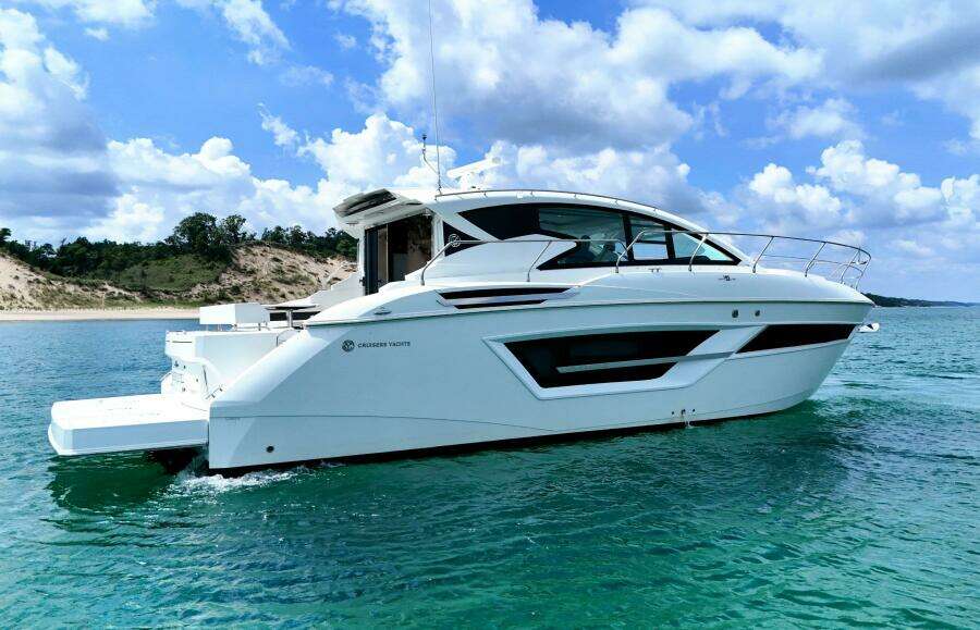 46ft Cruisers Yachts Yacht For Sale
