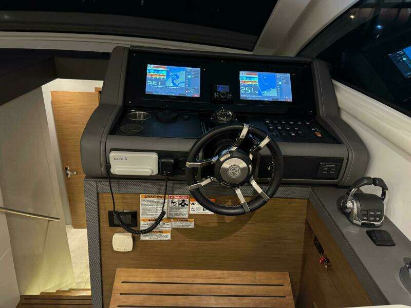 46ft Cruisers Yachts Yacht For Sale
