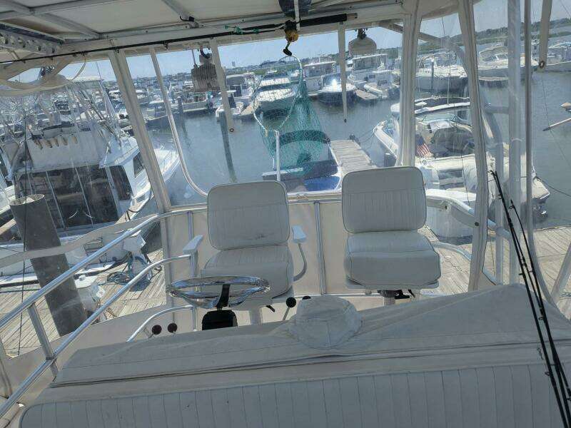 36ft Luhrs Yacht For Sale